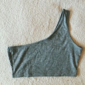 Cropped one-shoulder shirt